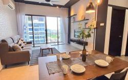 Atlantis-C22-8pax/5 min - Town Jonker St/Pool View