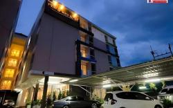 Charoenchit House