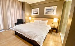 Straits Suite by C.Homestay - King Deluxe Suites