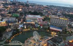 LUXURY 3BR Penthouse The Shore Residence SEAVIEW
