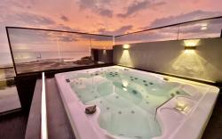 MJHolidayB2142 {BreezySeaView} PrivateJacuzziVilla