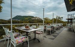 Tripli Hotels Shiv Villas