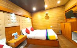 Goroomgo Flatties Mall Road Nainital
