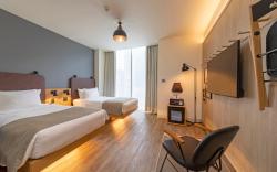Moxy Osaka Honmachi