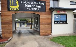 Budget on the Lake Motel