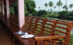 Backwater Breeze Hotel