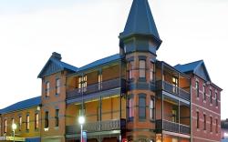 Ikon Hotel