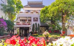 Rachamankha Flora House