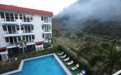 Avenue 18 Resort