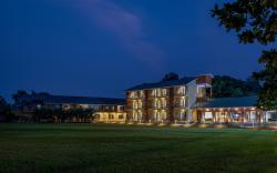 Paramount Riverfront Resort and Spa