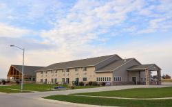 Cobblestone Inn & Suites - Lake View