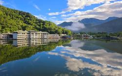 Lakeside Resort Hotel