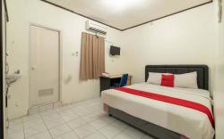 RedDoorz near Pondok Indah Water Park