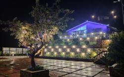 Hilltop Resort and Glamping