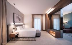 Radisson Hotel Nola Naples