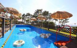 Yeosu Hi Mom Kids Family Pension Black