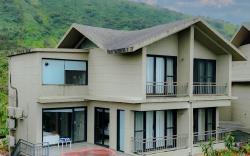 Vee Resort -The Suites of Royals