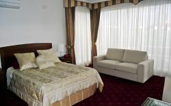 503 On Princes Drive Motel