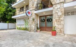 Hotel Arco Maya