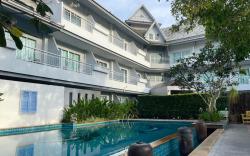 Baan Suksiri Hotel