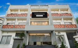 Super Townhouse Vibhuti Khand Gomti Nagar Formerly Pratham Inn