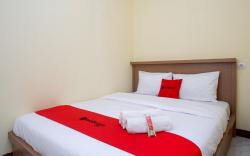 RedDoorz near Tugu Muda Semarang