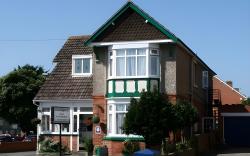 Hudsons Guest House - Adults only