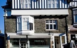 Monties Guest House - Adults ONLY
