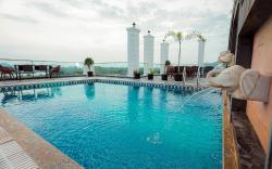 Revaas Lake View Boutique Hotel