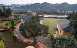 Lemonwood Riverside Premium Resort