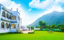 Siddarth Resort - Mountain View with Pool