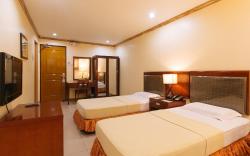 Peace Hotel by RedDoorz