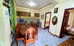 Elle's place (entire apartment with free parking)