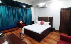 The Palm Suites