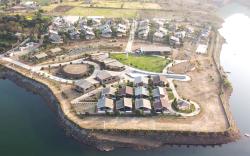 Elegant Waterfront Resort By Bay Hotels