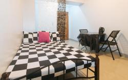 Budget Backpackers Transient House near NAIA by RedDoorz