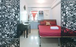 Budget Backpackers Transient House near NAIA by RedDoorz