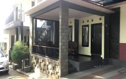 Cozy Villa Batu