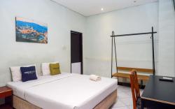 Urbanview Hotel Sayang Makassar by RedDoorz