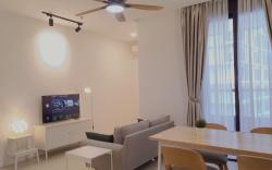 Arcoris Mont Kiara 004/2BR/1-4pax /WIFI & NETFLIX 