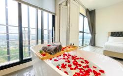 Nest Home Grand Blue Suite【Bathtub | Southkey】