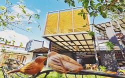 Capital O 75422 Million Pillows