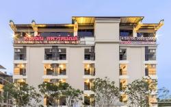 THOUSAND-TEN THOUSAND HOTEL