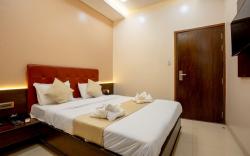 Hotel Empire - Near International Airport