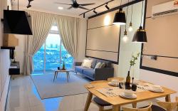 Twin Galaxy Residences 5min to  CIQ (Family Suite)