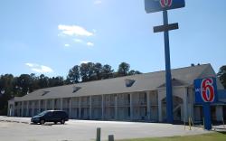 Days Inn by Wyndham Hardeeville Near Hilton Head
