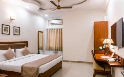 Hotel Classic Plaza at Delhi Airport