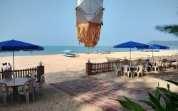 Sam & San Beach Resort