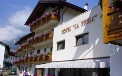 Family Hotel La Perla