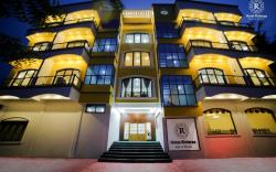 HOTEL RIVIERAA
